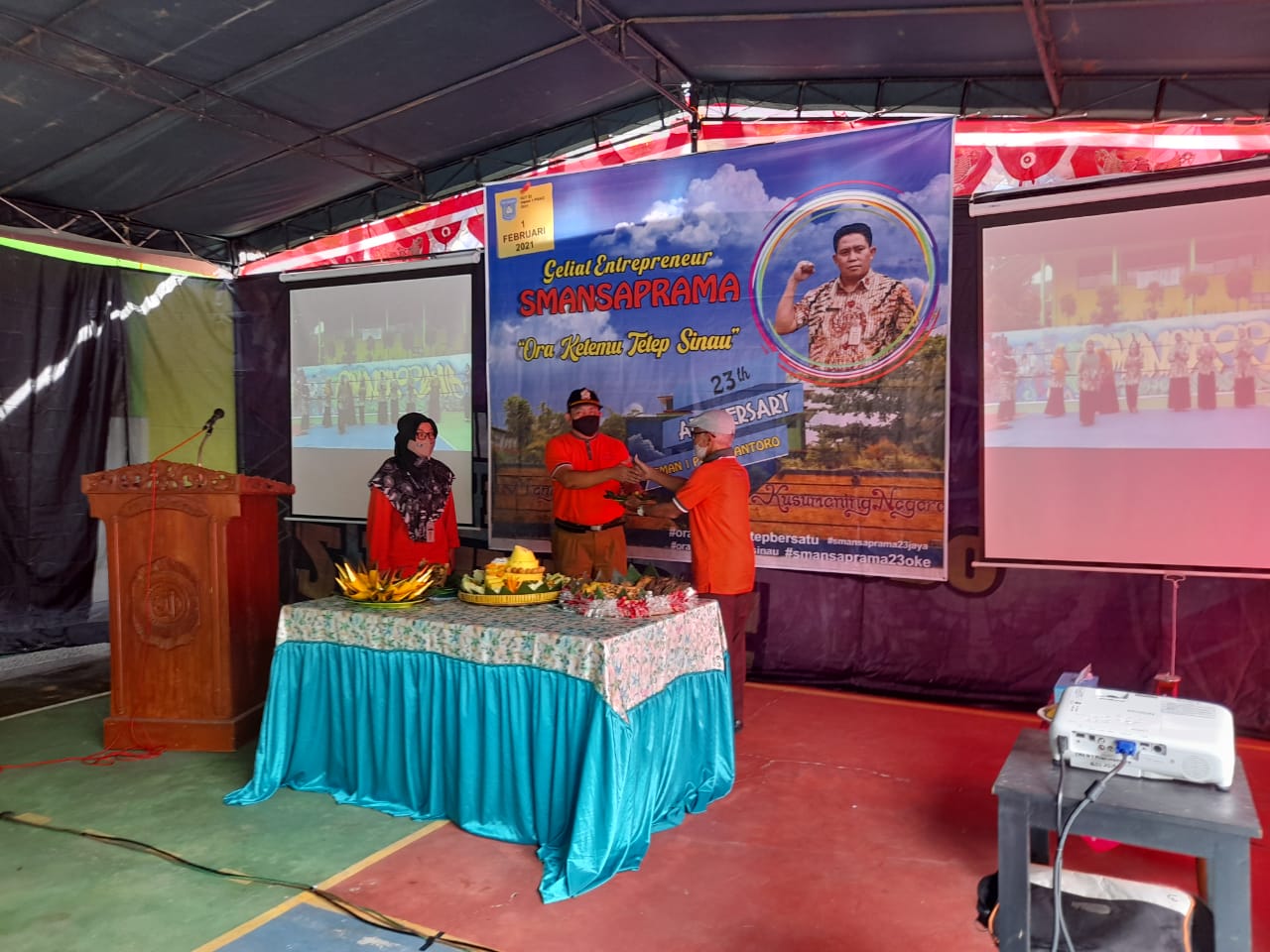 Pemotongan Tumpeng 